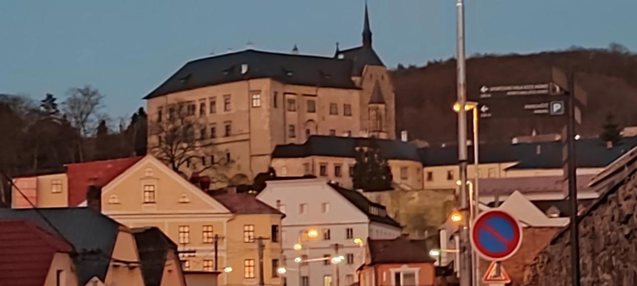 Apartmán pod Hradem NOVÉ WiFi/AC Šternberk Exterior foto